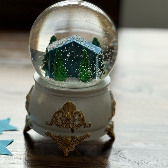 NWT ❄️ Taylor Swift 2023 Lover Snowglobe - Picture 7 of 8